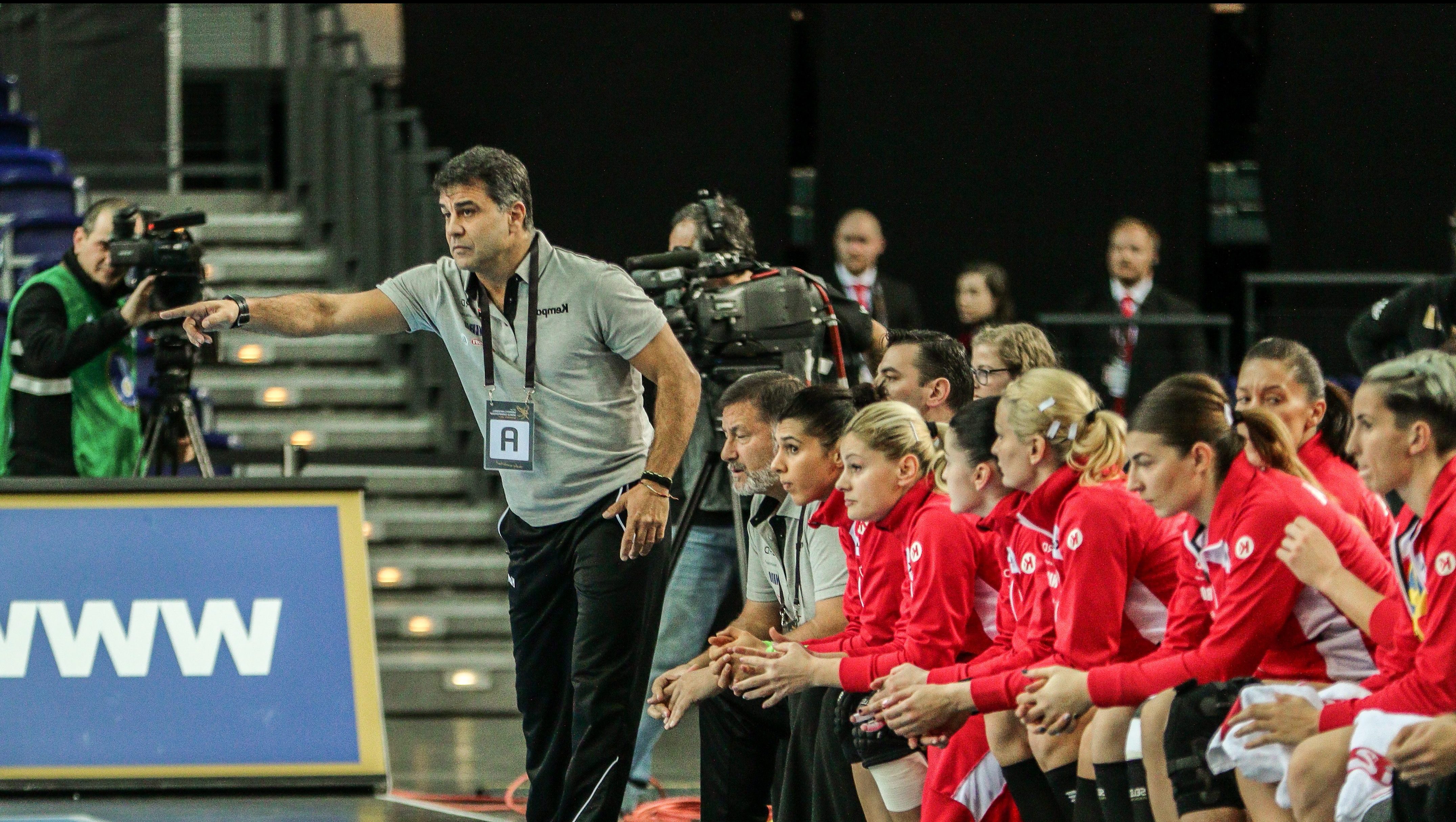 HANDBAL FEMININ ROMANIA CEHIA CAMPIONATUL MONDIAL DE HANDBAL Lead ro